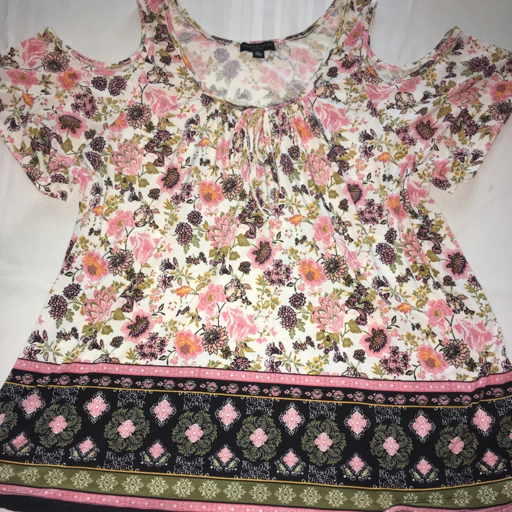 Women’s cap sleeve top